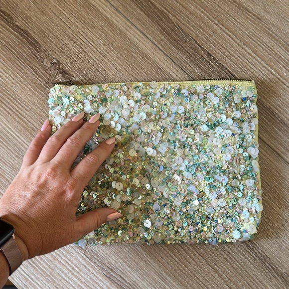Unique sequin envelope clutch - Picture 2 of 5